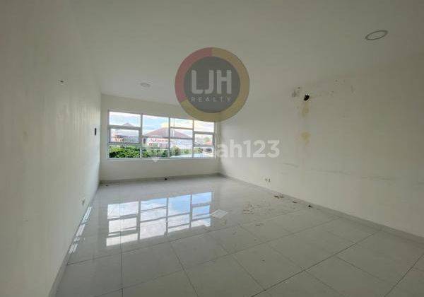 2 Storey Shophouse for Lease in Main Road Teuku Umar Barat. Close to Burger King and Starbuck, Suitable for Business or Office 2