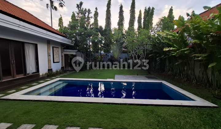Spacious 5 Are Villa Comfortable in Bumbak Umalas Large Garden Pet Friendly Semi Furnished 2