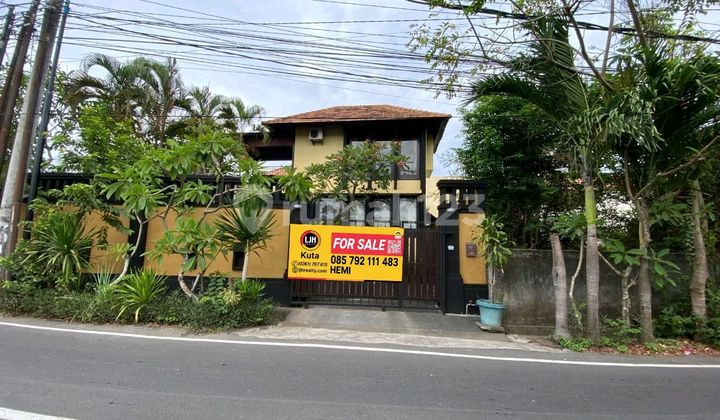 Villa Di De Paras Tamanmumbul Nusa Dua, Affordable, Ready to Occupy and For Rent with Wide Road Access