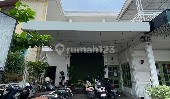 Disewakan Ruko 2 Lantai di Jalan Raya Canggu Bekas Restoran Area Strategis Ruko Fully Furnished