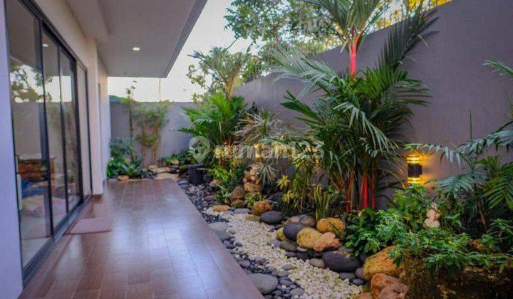 Rumah 3 Lantai Di Seminyak Dekat Kuta Premium 7 Kamar Tidur Siap Huni Akses Jalan Lebar 2