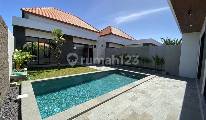 Villa Baru Siap Huni di Tukad Balian Dekat Pantai Mertasari Sanur Tanah Luas Area Nyaman Furnished