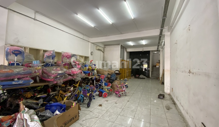 Affordable 4-Story Shop House in Premium Commercial Area, Central Gatsu Denpasar Bali, Ideal for Offices and Banks 2