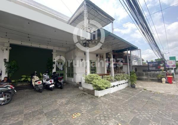 Suitable For Business! 2-Storey Shophouse Located in the Busy Tourist Area of Canggu, Close to Pepito Market and Berawa Beach Suitable For Business! 2-Storey Shophouse Located in the Busy Tourist Area of Canggu, Close to Pepito Market and Berawa Beach