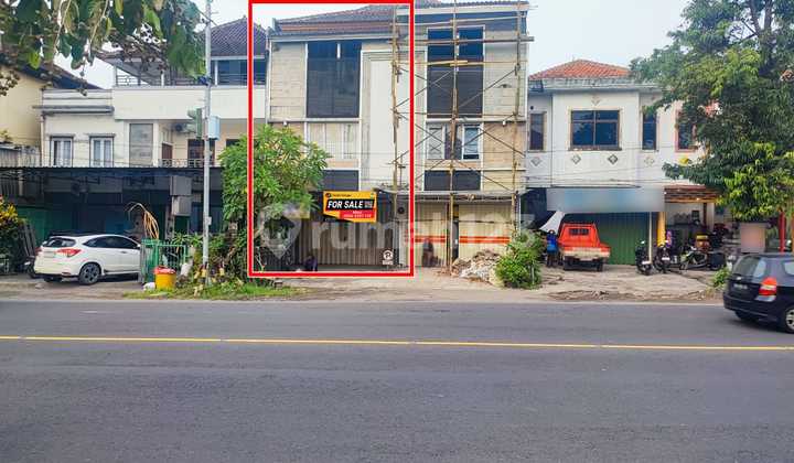 Ruko 3 Lantai Murah di Ubung Cokroaminoto Area Komersial Cocok untuk Kantor dan Toko