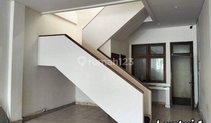 Spacious 3-Storey Shophouse In Sunset Road Kuta Shopping Area Suitable For Clinic Or Office 1