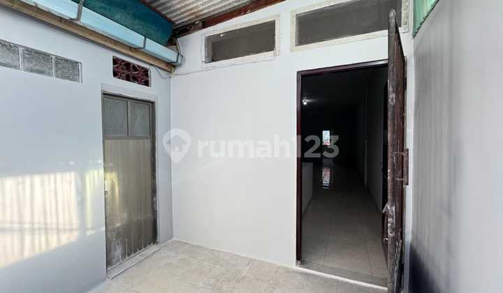 2-Story Shop House on Main Road Tukad Yeh Aya Renon Strategic Area Suitable for Various Businesses Shop House Already Renovated 2