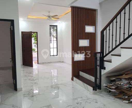 Dijual Cepat dan Murah Rumah Baru di Sentul
Cluster Vinesia 2