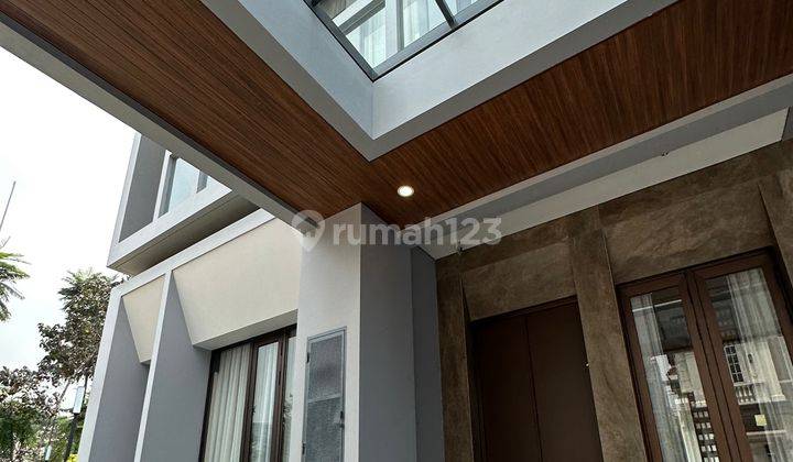 Menteng Grand Carport 5 Mobil  Rumah Baru 2