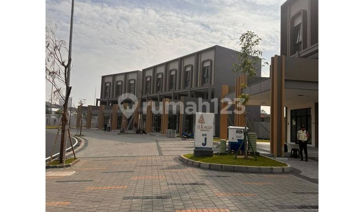 Busy Area & Cheapest Shops Right in Front of the New Paramount Car Exchange Location at ILLAGO GRANDE