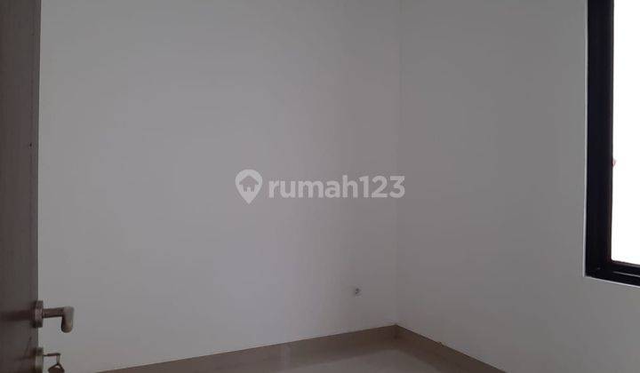 Dijual Rumah 2 Lantai Bebas Biaya Surat-Surat 2