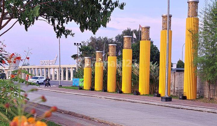 Rumah dua lantai di lingkungan asri dan nyaman 1