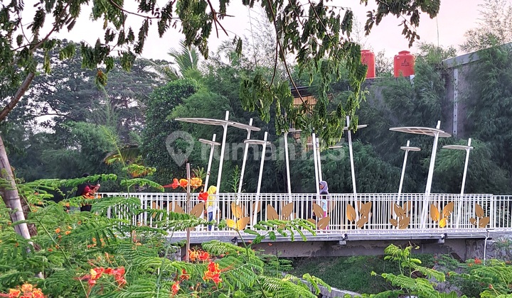 Rumah dua lantai di lingkungan asri dan nyaman 3