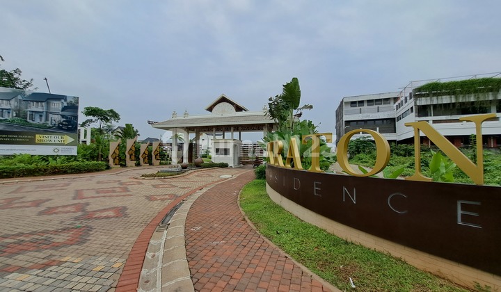 Rumah dua lantai dilingkungan nyaman dilengkapi kolam renang  8