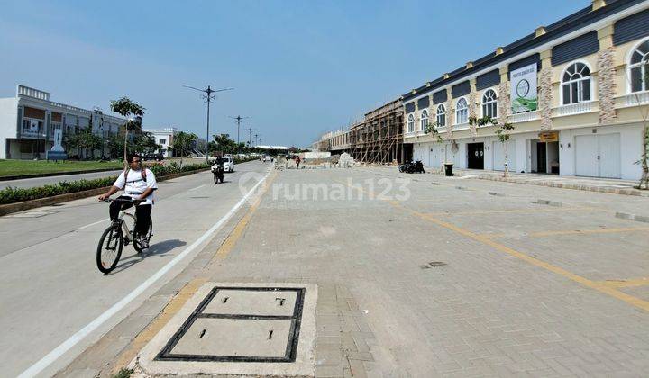 Ruko bagus parkiran luas di jalan boulevard Sportcity Jababeka 2