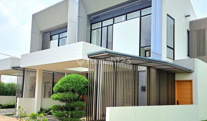 Rumah modern view golf  dua fasad muka dan belakang di Jababeka 2