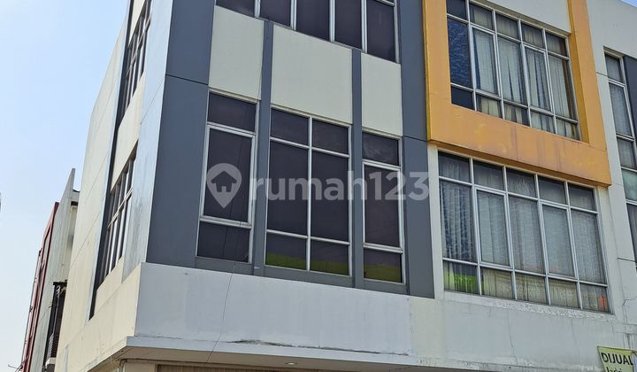 Ruko hook 3 lantai disewakan murah depan Living Plaza Jababeka 1