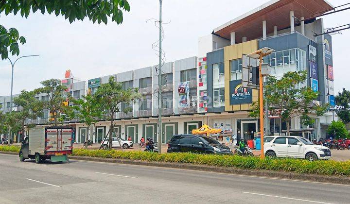 Ruko premium parkiran terbuka di jalan boulevard Jababeka 2