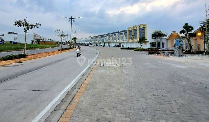 Ruko dua lantai siap buka usaha di jalan boulevard Jababeka 2