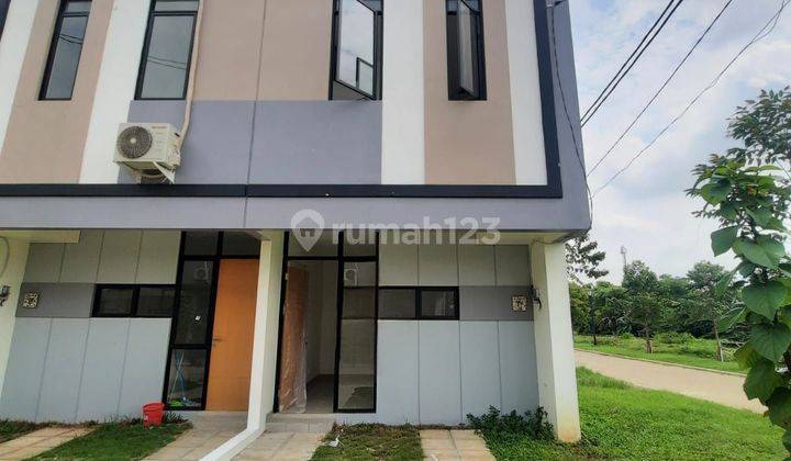 Rumah baru dua kamar posisi pojok di Cluster Rotterdam Jababeka 1