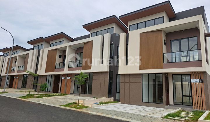 Dijual Rumah Mewah Kamar 4 + 1 Depan Aeon Mall Deltamas Cikarang Dijual Rumah Mewah Kamar 4 + 1 Depan Aeon Mall Deltamas Cikarang