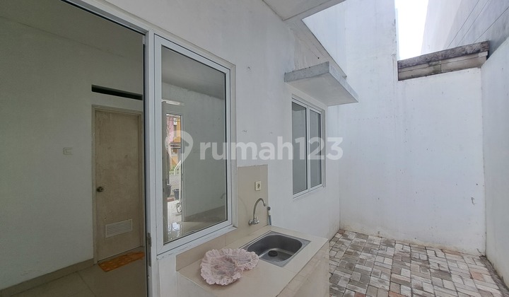 Rumah bisa untuk Kantor dan Usaha Disewakan Murah di Jababeka 2