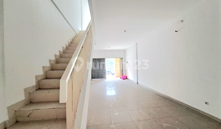 Cheap Sale Good 3-Storey Shophouse Below Market Price In Jababeka 2