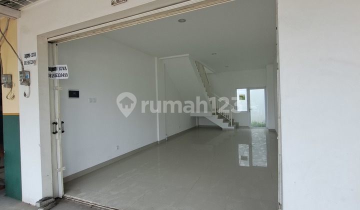 Cheap Shop House for Rent on Boulevard Sportcity Jababeka Street