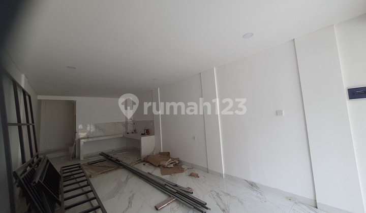 Rumah 3 Lantai Uk 4x15 Di Taman Palem 2