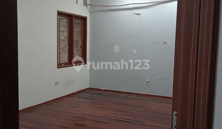 3-Story House in Taman Surya 3, Size 20x20m 2