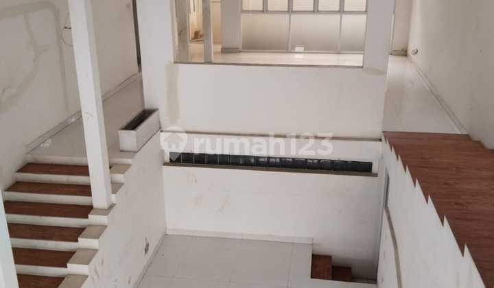 Rumah 3 Lantai Kav Dki Meruya Utara 245m2