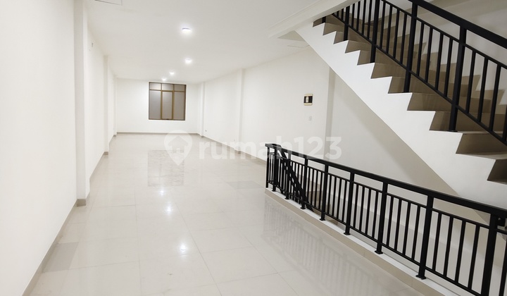4-Story Shop House in Taman Palem 4.5x20m