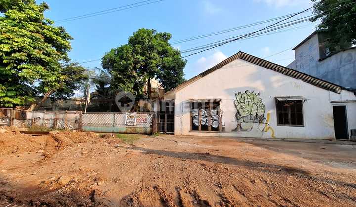 Land and Former Office Kalimalang 555m²