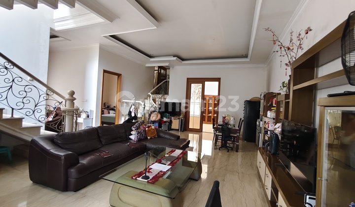 Rumah 2.5 Lantai Taman Surya 5 Uk 14x18m Rumah 2.5 Lantai Taman Surya 5 Uk 14x18m