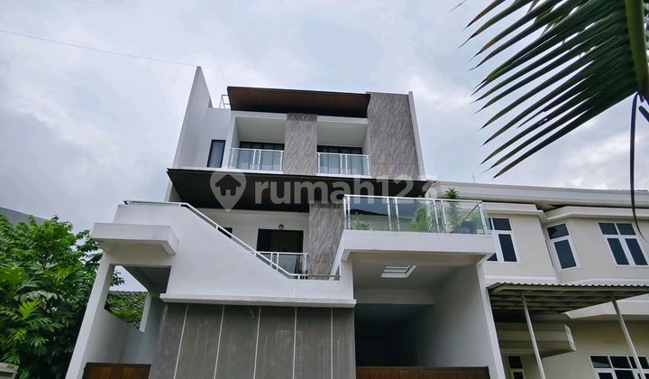 Three-Story House, Taman Surya 3, Plot Size 9x20 1