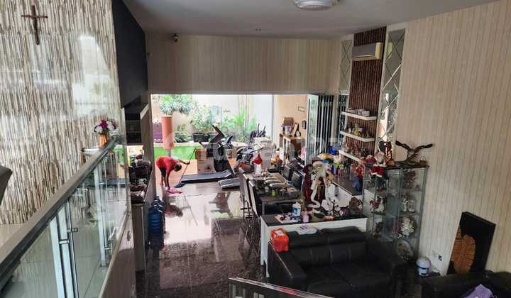 Rumah 2.5 Lantai Citra 6 Uk.10x24m Furnished 2