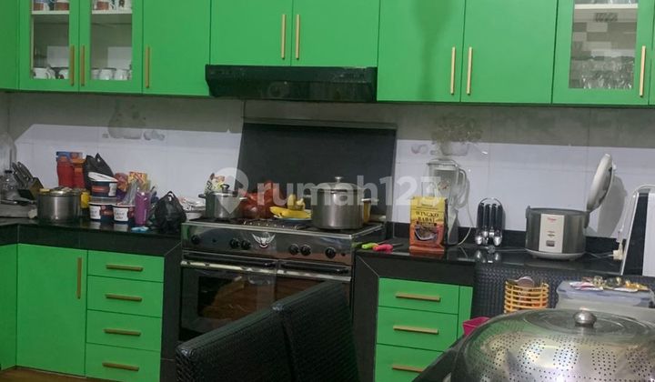 3-Story House in Jati Raya Cengkareng Size 10x20m Furnished 2