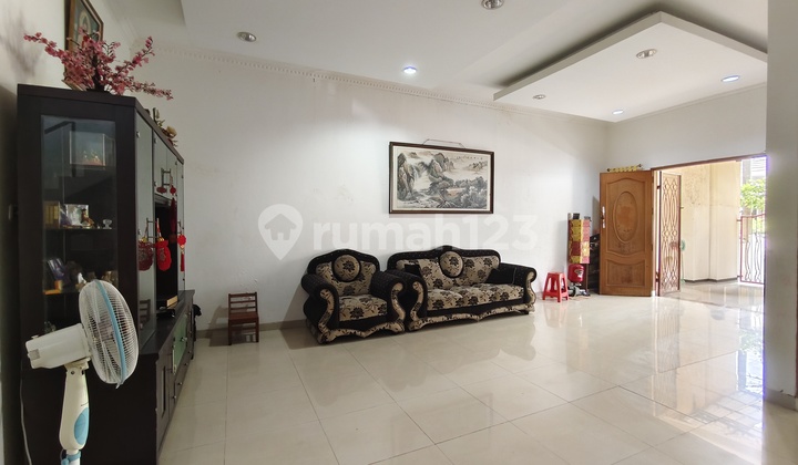 2.5 Story House in Kft 9x20m West Jakarta