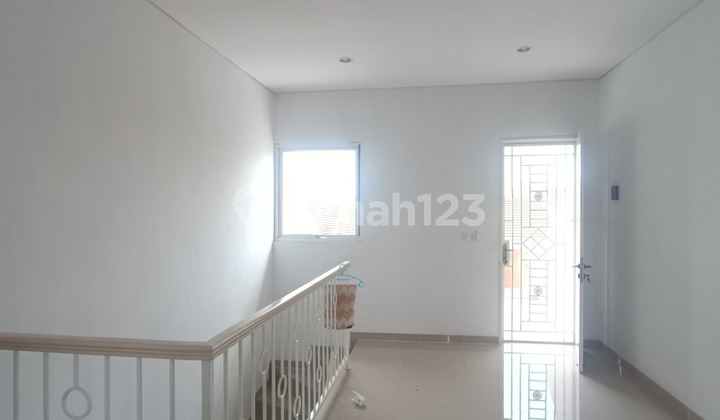 3-Storey House Palm Blossom 4x15m 2