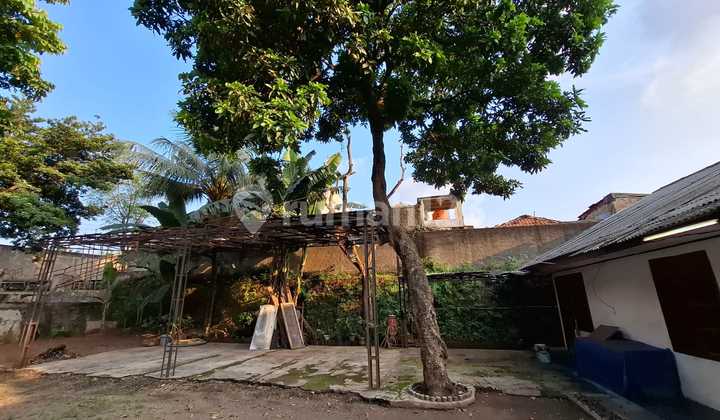 Land and Former Office Kalimalang 555m²