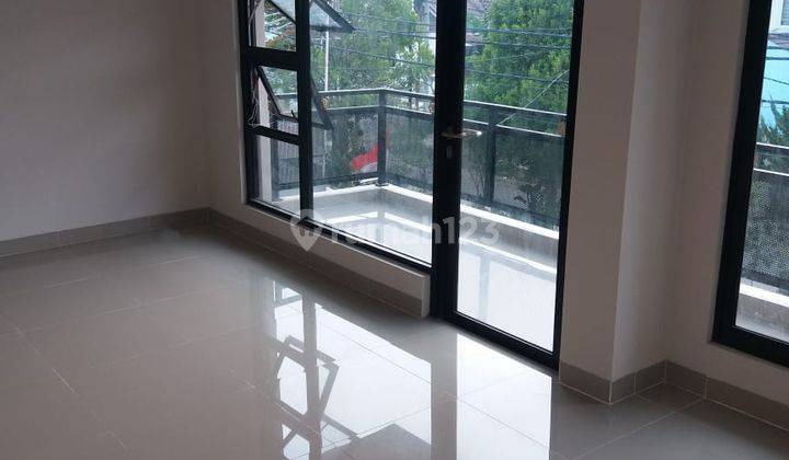 Rumah baru 2 Lantai, Uk. 9.5x15, SHM, Hadap Barat, Serpong Tangerang  6