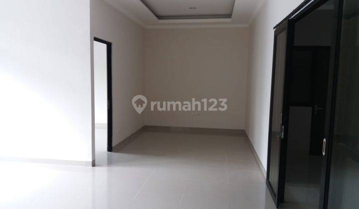 Rumah baru 2 Lantai, Uk. 9.5x15, SHM, Hadap Barat, Serpong Tangerang  8