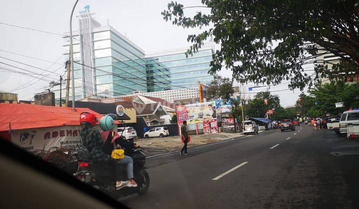 Bangunan Komersial di Pusat Kota Semarang 2