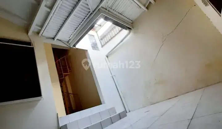 Rumah di Puri Anjasmoro, Semarang Barat 2