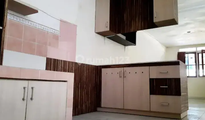 Rumah di Puri Anjasmoro, Semarang Barat 4