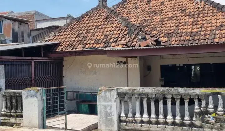 Rumah Tua Dipusat Kota, Dihitung Harga Tanah Saja,dekat Pasar,lokasi di Bugangan, Semarang Timur 1