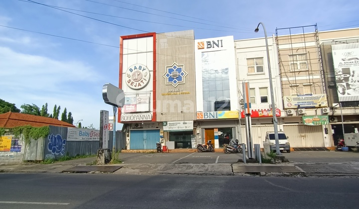 Ruko 3 Lantai di Dekat Pusat Kota di Jalan Gajah Raya, Majapahit, Semarang Timu Ruko 3 Lantai di Dekat Pusat Kota di Jalan Gajah Raya, Majapahit, Semarang Timu