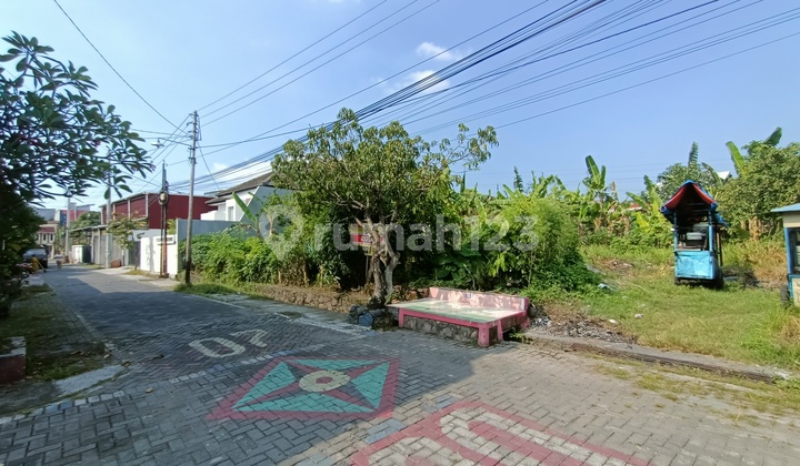 Land near the city center on Jalan Kijang, Gayamsari, Semarang. 2