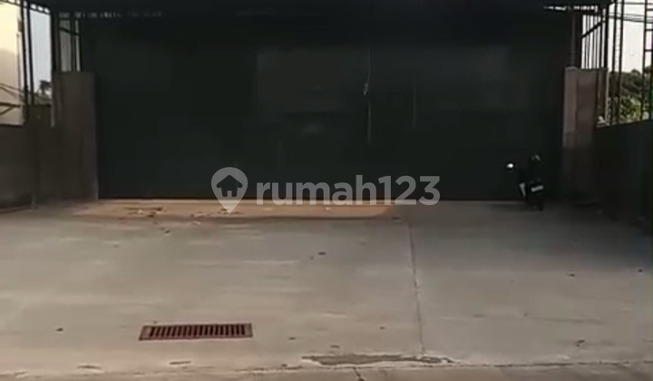 Ready-to-use new warehouse on Soekarno Hatta highway, Kendal