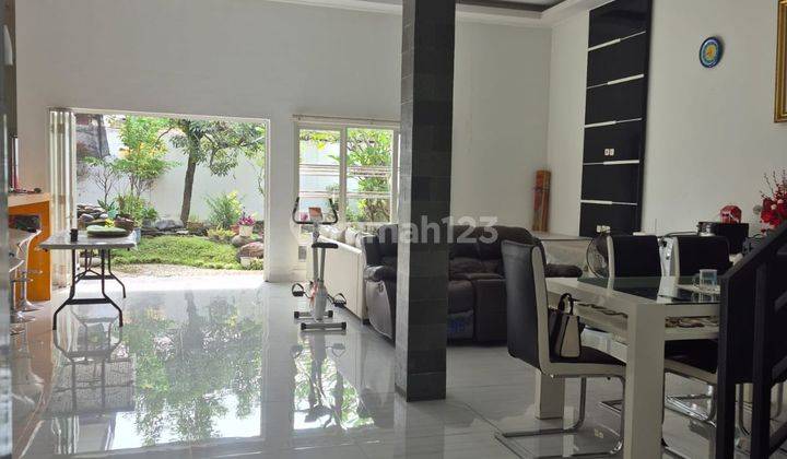 Rumah di boulevard perumahan greenwood estate, gunung pati, semarang 2